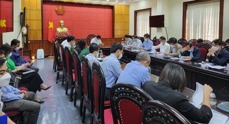 Ban tổ chức môn karate đã làm việc tại Ninh Bình ngày 18-4. Ảnh: VŨ SƠN