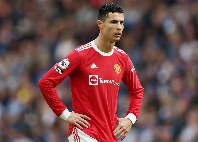 Cristiano Ronaldo trở lại Anh đàm phán với Man.United về tương lai. Ảnh: Getty Images