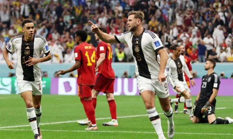 Niclas Fullkrug ghi bàn ở phút thứ 83 để giúp tuyển Đức sáng lên cơ hội đi tiếp.
