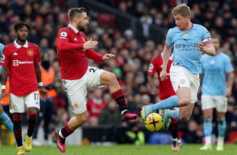 Kevin De Bruyne không chơi tốt trong trận derby Manchester căng thẳng.