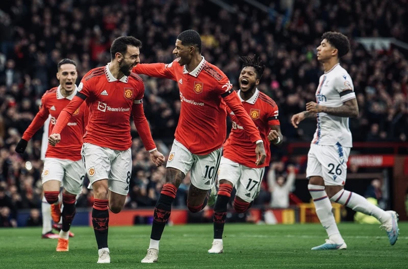 Man.United leo lên vị trí thứ 3 sau chiến thắng 2-1 trước Crystal Palace.