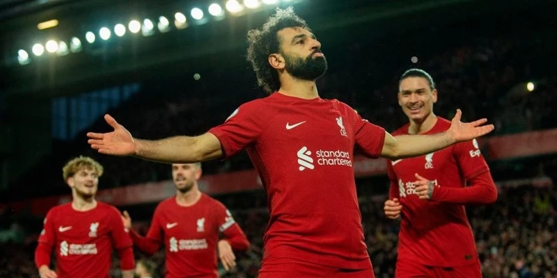 Mohamed Salah lấy lại sự ngạo nghễ trong ngày cùng Liverpool đi vào lịch sử.