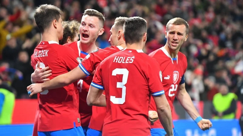 CH Séc vượt qua Ba Lan 3-1 trong trận mở màn bảng E vòng loại Euro 2024.