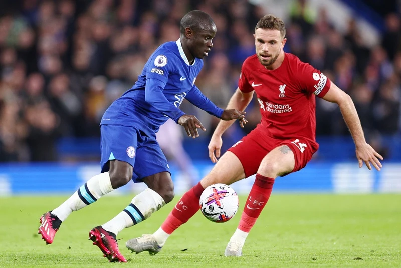 N'Golo Kante trở lại và chơi rất hay nhưng tiếc rằng kỹ năng dứt điểm của đồng đội phía trên là quá kém cỏi.