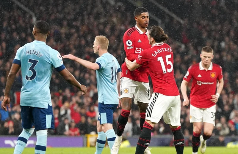 Tiền đạo Marcus Rashford ghi bàn thắng thứ 28 trong mùa giải giúp Man.United đánh bại Brentford 1-0.