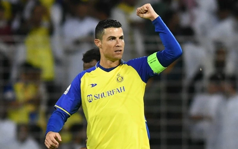 Cristiano Ronaldo xác nhận sẽ ở lại khoác áo Al Nassr mùa tới.