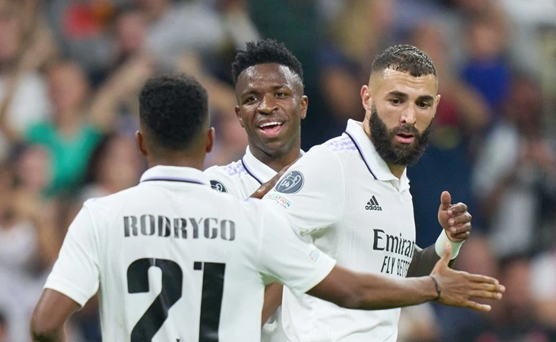 Karim Benzema trao trách nhiệm dẫn dắt hàng công cho 2 ngôi sao trẻ Vinicius Junior và Rodrygo.