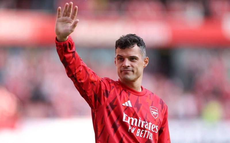 Granit Xhaka kết thúc 7 năm tại Arsenal để trở lại chơi bóng tại nước Đức với Leverkusen.