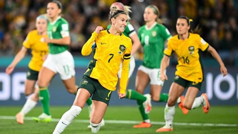 Steph Catley chuyển đổi thành công quả phạt đền ghi bàn thắng duy nhất của trận đấu.