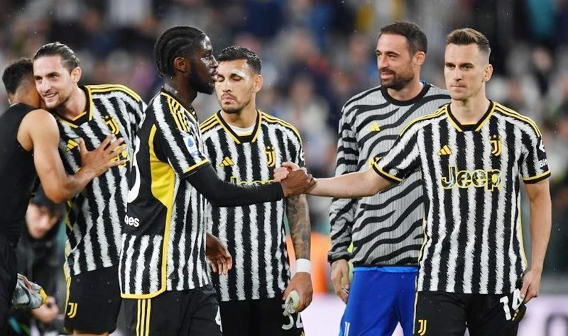 Juventus đã chính thức bị UEFA loại khỏi giải đấu châu Âu vào mùa giải tới.