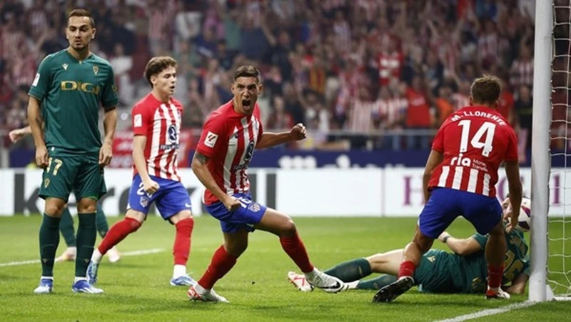 Atletico Madrid quả cảm ngược dòng thắng Cadiz 3-2 sau khi bị thủng lưới trước 2 bàn.