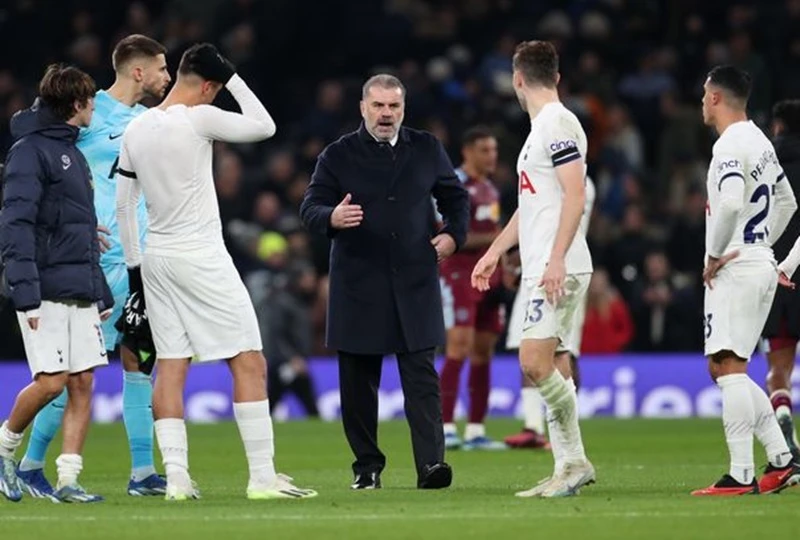 HLV Ange Postecoglou vẫn tin rằng Tottenham đã “xuất sắc” dù thua 1-2 trên sân nhà trước Aston Villa.