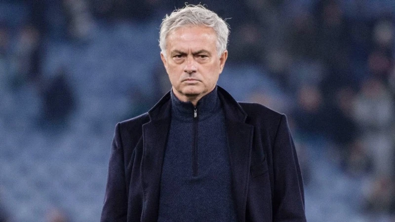 Roma đã quyết định sa thải HLV Jose Mourinho.