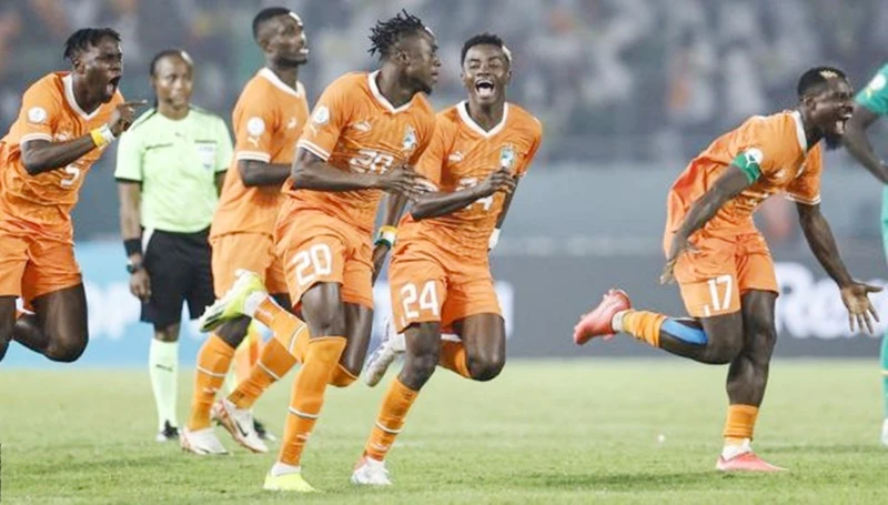 AFCON 2023: Chủ nhà Bờ Biển Ngà bất ngờ loại đương kim vô địch Senegal- Ảnh 1.