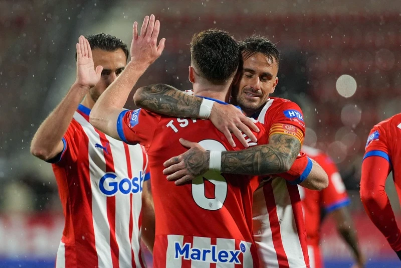 Girona đã quay trở lại cuộc đua danh hiệu bằng cách đánh bại Rayo Vallecano 3-0.