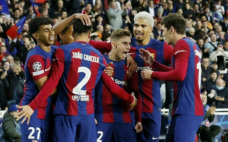 Barcelona trở lại vòng tứ kết sau chiến thắng thuyết phục 3-1 trước Napoli ở lượt về vòng 1/8.