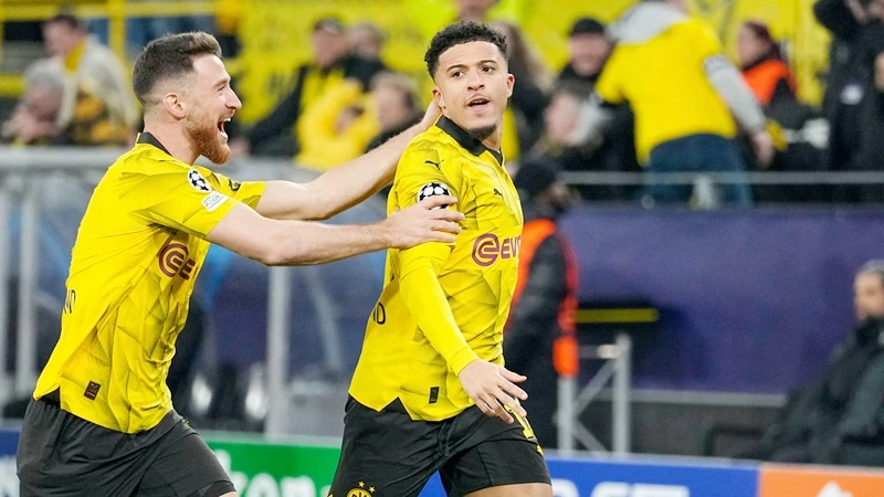 Jadon Sancho mở tỉ số giúp Borussia Dortmund giành chiến thắng 2-0 trước PSV Eindhoven.