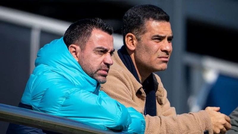 Rafa Marquez (phải) là một trong những ứng viên thay thế Xavi Hernandez làm HLV Barcelona.