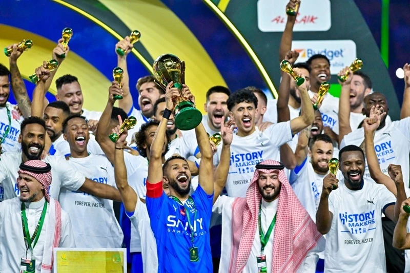 Al-Hilal vô địch King's Cup lần thứ 11 và hoàn thành cú ăn ba danh hiệu lớn của mùa giải.