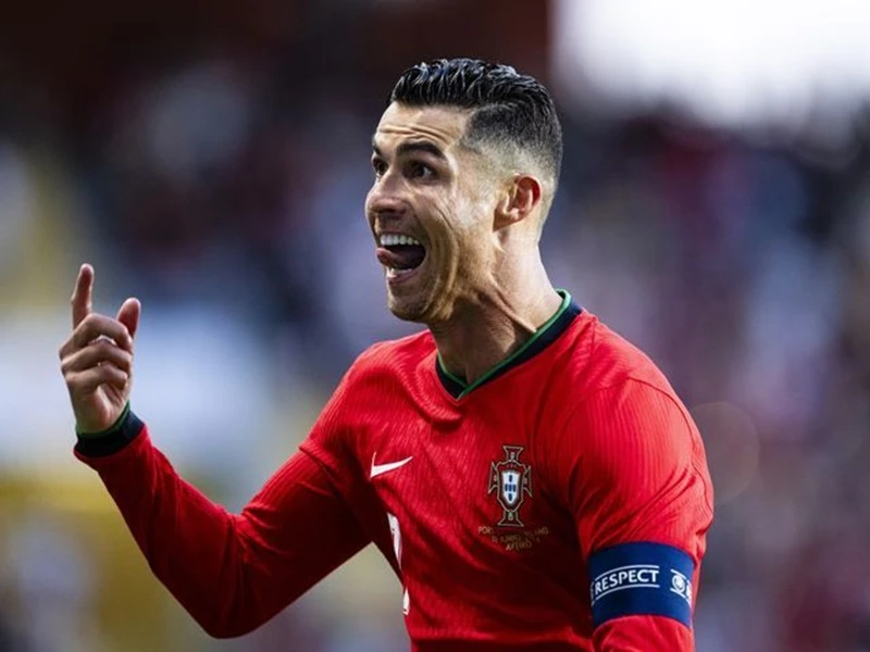 Vừa đặt chân đến Đức nhưng Ronaldo tin Bồ Đào Nha xứng đáng vô địch |  CHUYÊN TRANG THỂ THAO