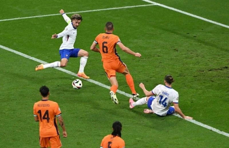 Antoine Griezman vô duyên khiến Pháp chia điểm 0-0 với Hà Lan.