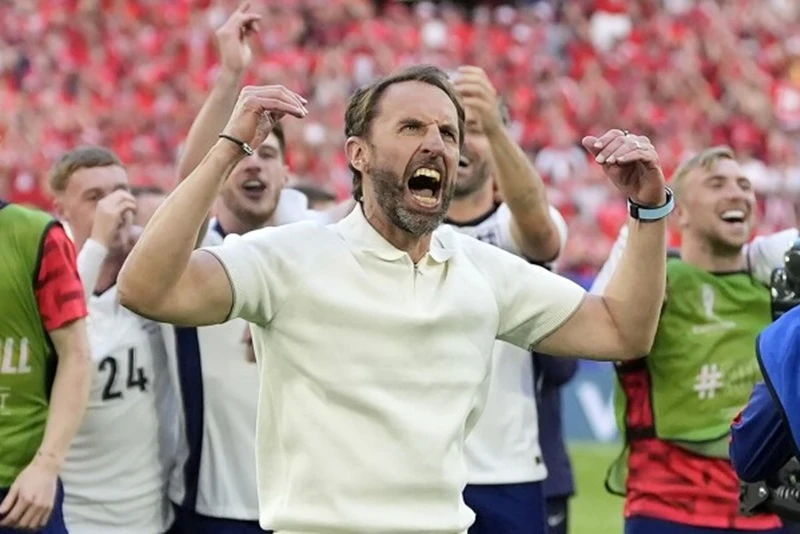 HLV Gareth Southgate thừa nhận bị tổn thương bởi những lờ chỉ trích.