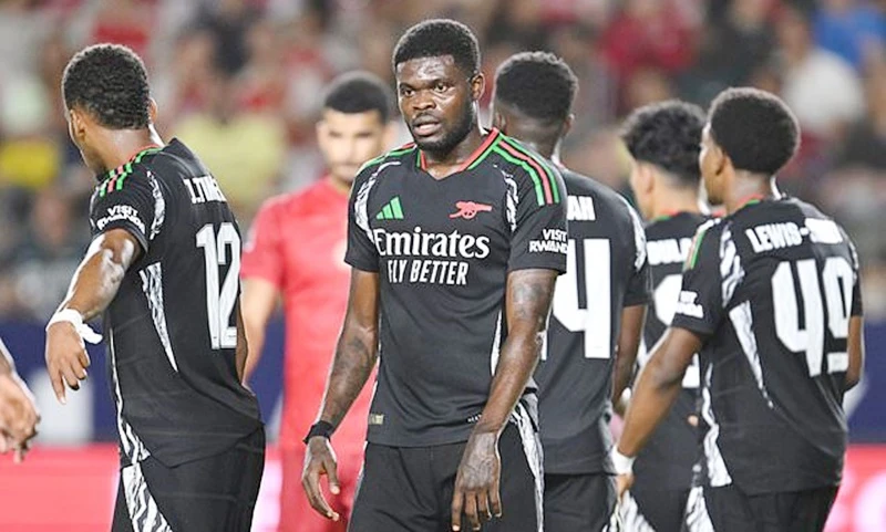 Thomas Partey tin rằng sự cạnh tranh mạnh mẽ ở khu vực trung tuyến sẽ giúp Arsenal mạnh mẽ hơn.