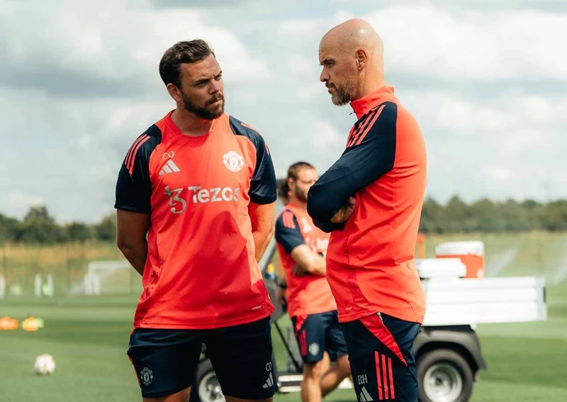 HLV Erik ten Hag và đội hình Man.United đang ở Mỹ chuẩn bị cho mùa giải mới.