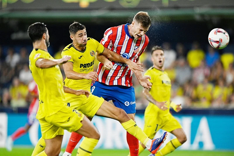 Atletico Madrid chia sẻ trận hòa 2-2 tại Villarreal trong ngày bắt đầu chiến dịch La Liga.