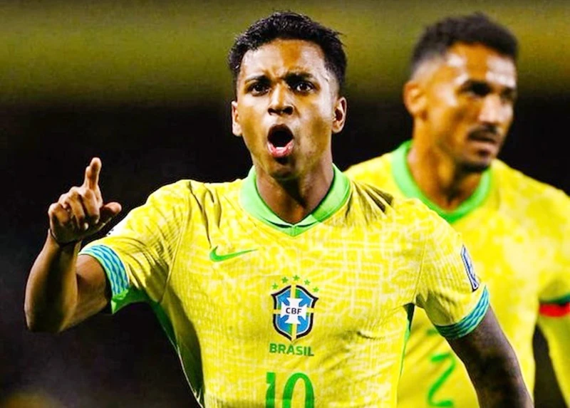 Rodrygo ghi bàn giúp Brazil đánh bại Ecuador 1-0 qua đó chấm dứt chuỗi 3 trận thua.