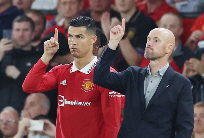 Cristiano Ronaldo buộc phải rời Man.United vì không gây ấn tượng với HLV Erik ten Hag.