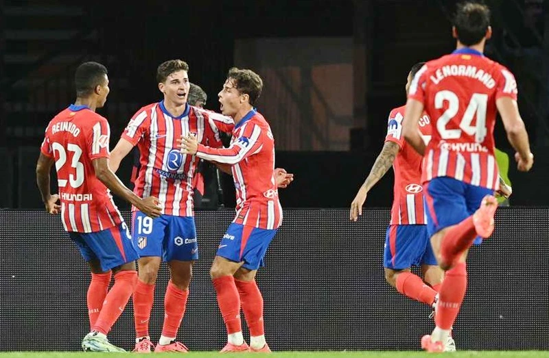 Julian Alvarez ghi bàn thắng muộn giúp Atletico Madrid thắng 1-0 trước Celta Vigo.