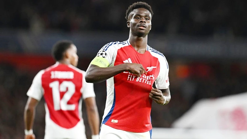 Bukayo Saka truyền cảm hứng làm nên chiến thắng 2-0 của Arsenal trước Paris Saint-Germain.