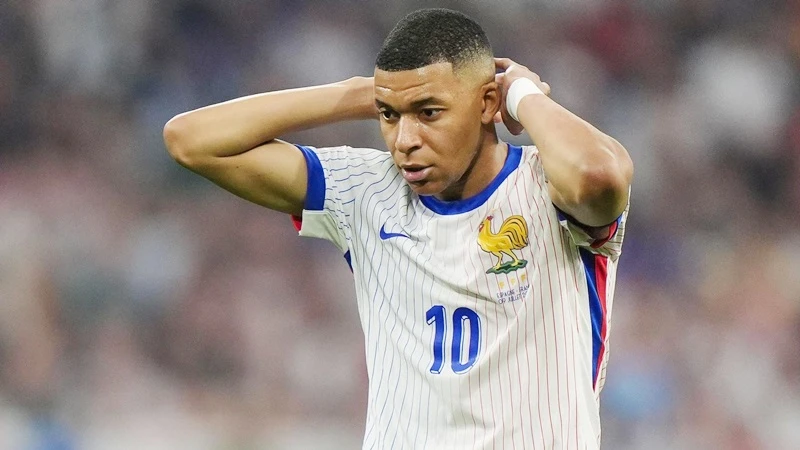 Kylian Mbappe bị chỉ trích khi bỏ lỡ loạt trận UEFA Nations League của Les Bleus với Israel và Bỉ.