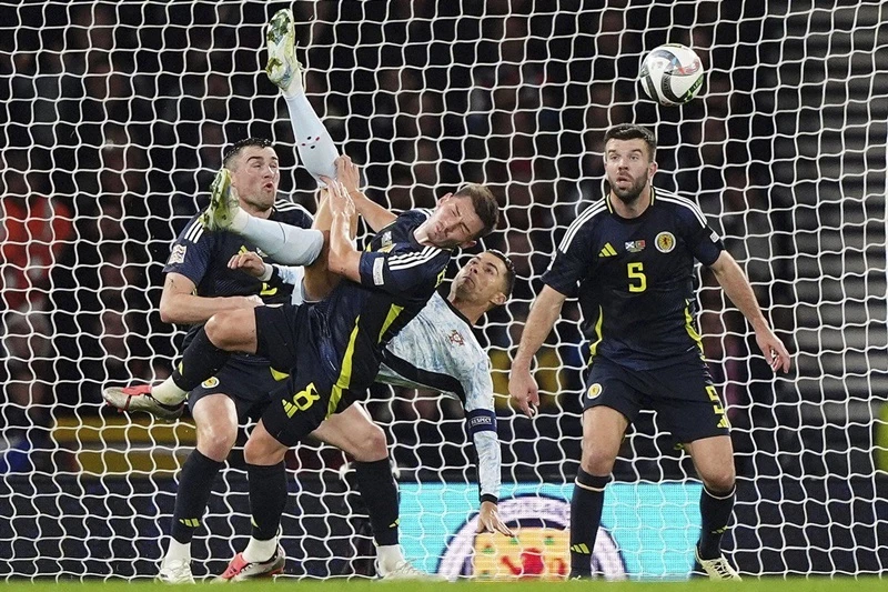 Cristiano Ronaldo không thể ghi bàn và Bồ Đào Nha hòa 0-0 với Scotland.