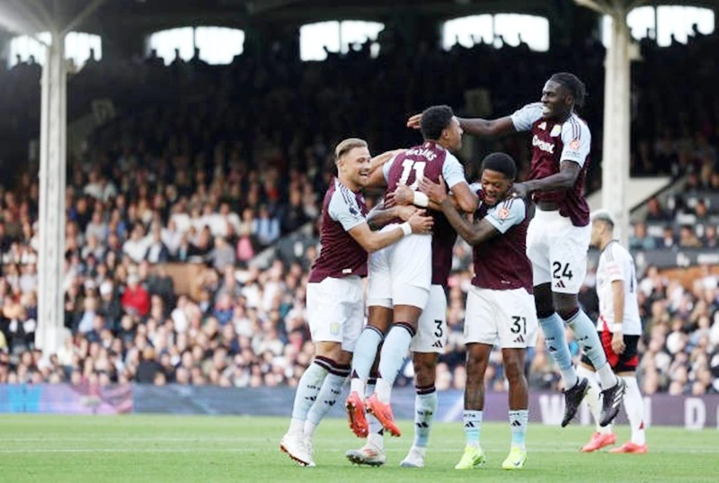 Aston Villa ngược dòng đánh bại Fulham với tỷ số 3-1