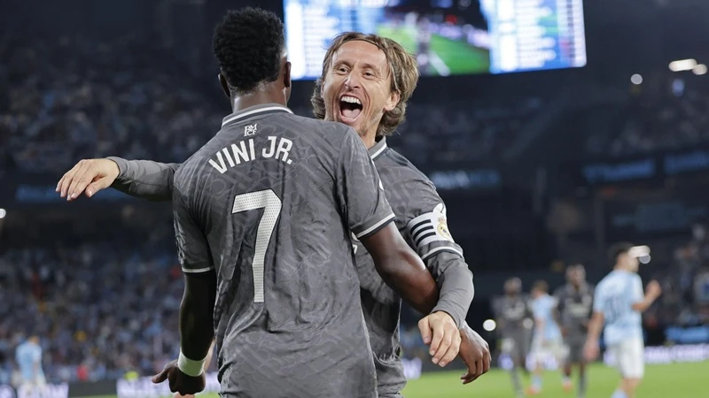 Luka Modric trở thành cầu thủ lớn tuổi nhất trong lịch sử ra sân cho Real Madrid.