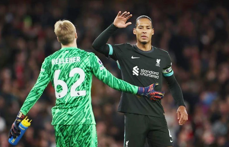 Virgil van Dijk cho biết anh sẽ tạm gác tương lai ở Liverpool cho đến cuối mùa giải.