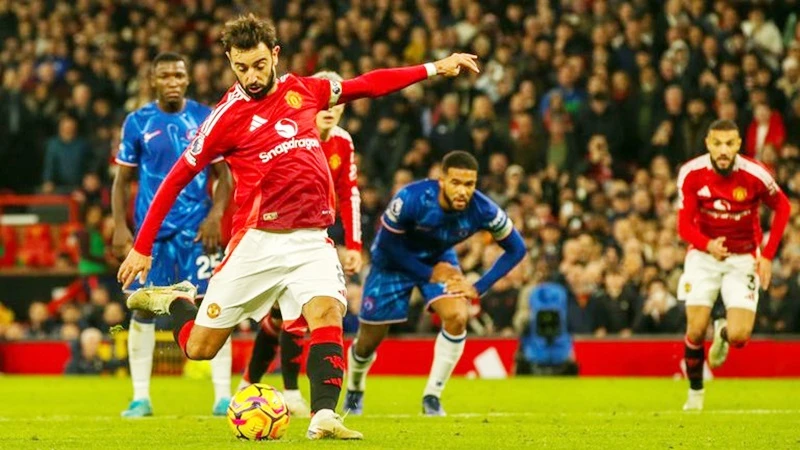 Bruno Fernandes đưa Man.United vượt lên từ chấm phạt đền ở phút 70.