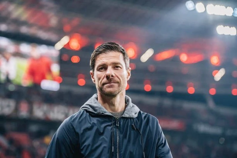 HLV Xabi Alonso cùng Bayer Leverkusen chuẩn bị tới làm khách tại Anfield trước Liverpool trong khuôn khổ Champions League