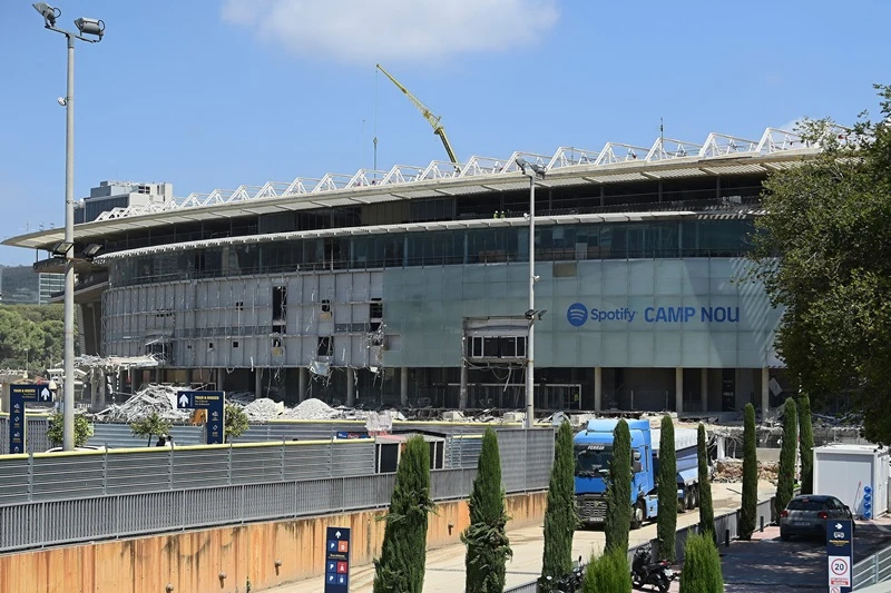 Hình ảnh mới nhất của quá trình xây dựng tại sân Camp Nou.