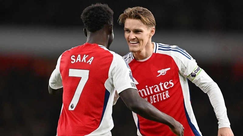 Martin Odegaard chói sáng giúp Arsenal giành chiến thắng đầu tiên tại Premier League kể từ ngày 5-10.