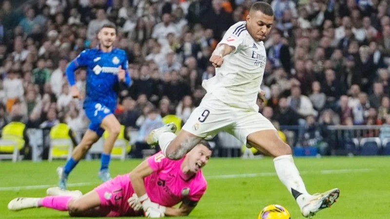 Kylian Mbappe ghi bàn ấn định chiến thắng 2-0 của Real Madrid trước Getafe.