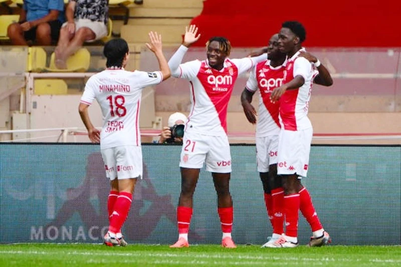 Các cầu thủ AS Monaco chuẩn bị có trận đấu quan trọng khi tiếp đón PSG