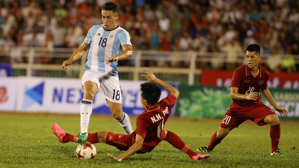 U20 Argentina là “thuốc thử” tuyệt vời cho hàng thủ Việt Nam trước khi bước vào World Cup. Ảnh: Dũng Phương