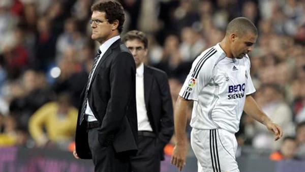 Ronaldo không được lòng HLV Capello.