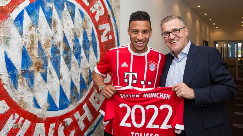 Corentin Tolisso (trái) vừa ký hợp đồng có thời hạn cho đến năm 2022 với Bayern Munich.