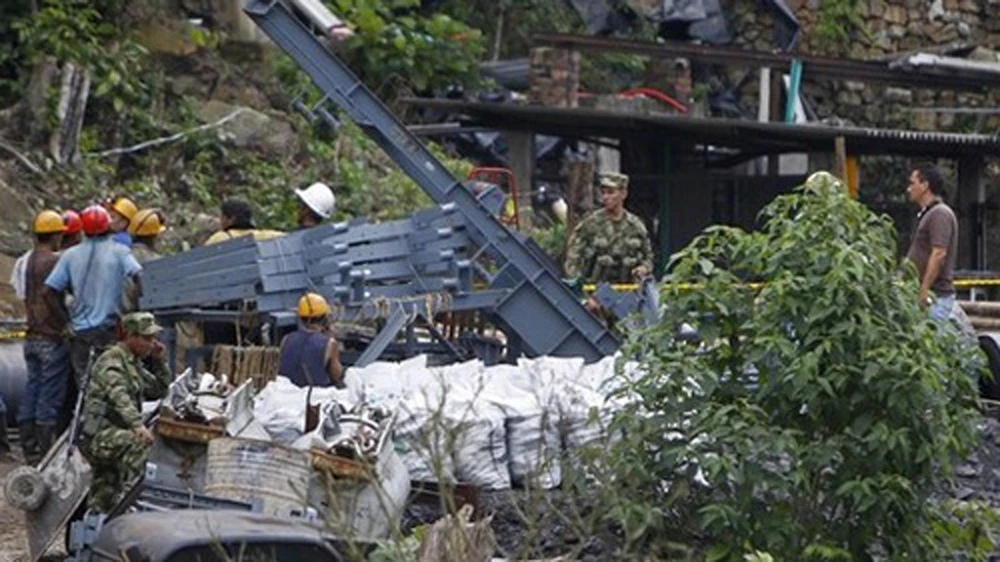 Hiện trường một vụ nổ mỏ than ở Colombia Ảnh: REUTERS 