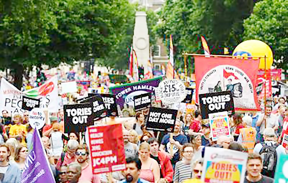 Người dân London biểu tình phản đối chính sách tiết kiệm của Chính phủ