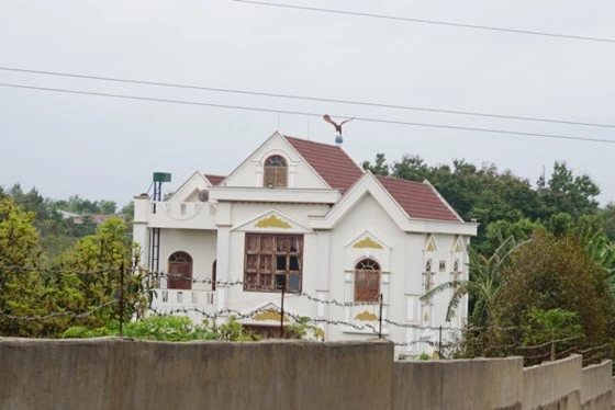 Ngôi biệt thự xây dựng trái phép của gia đình Phó ban Nội chính Đắk Lắk tại phường Ea Tam, TP Buôn Ma Thuột. Ảnh: CÔNG HOAN